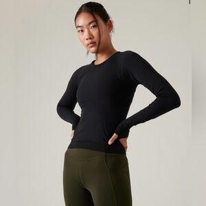 New Athleta Momentum Sport Length Top